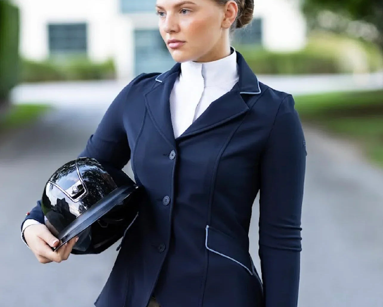 How to Choose the Perfect Hunter Show Outfit