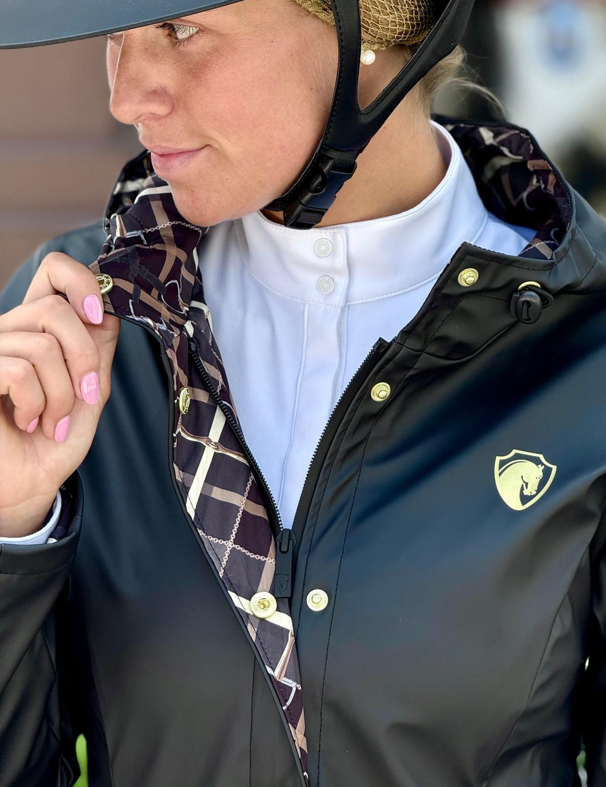 Arista_rein_jacket_black_close_up.jpg
