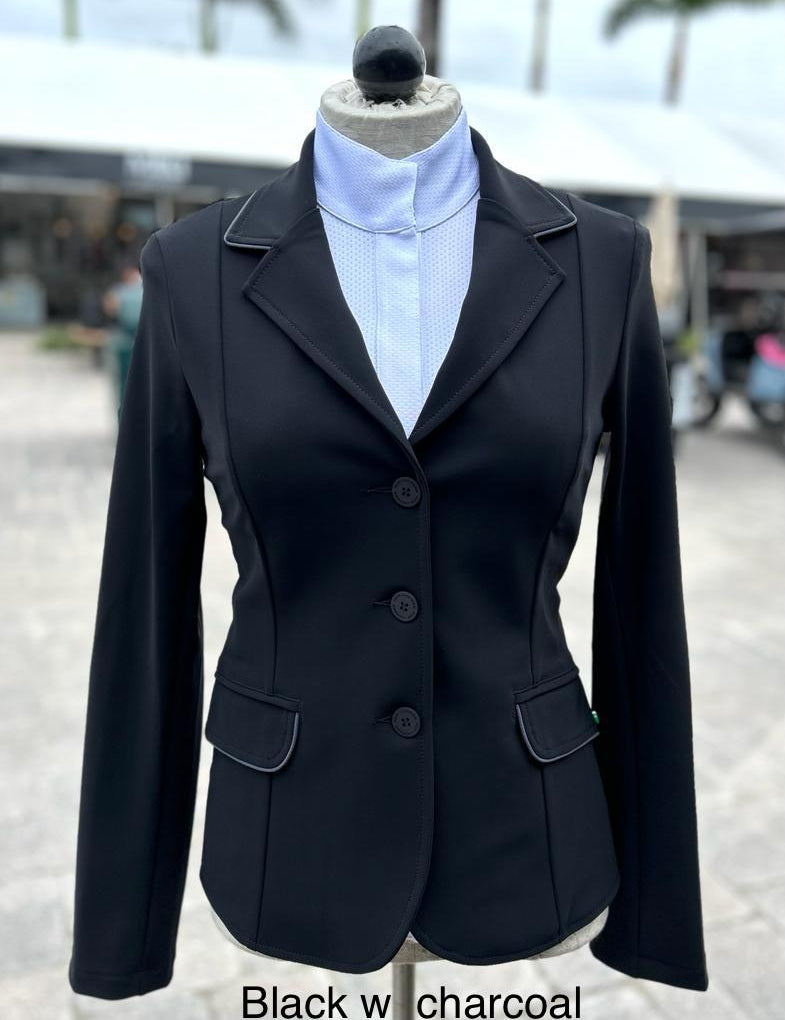 For_Horses_Naty_black_show_coat.jpg