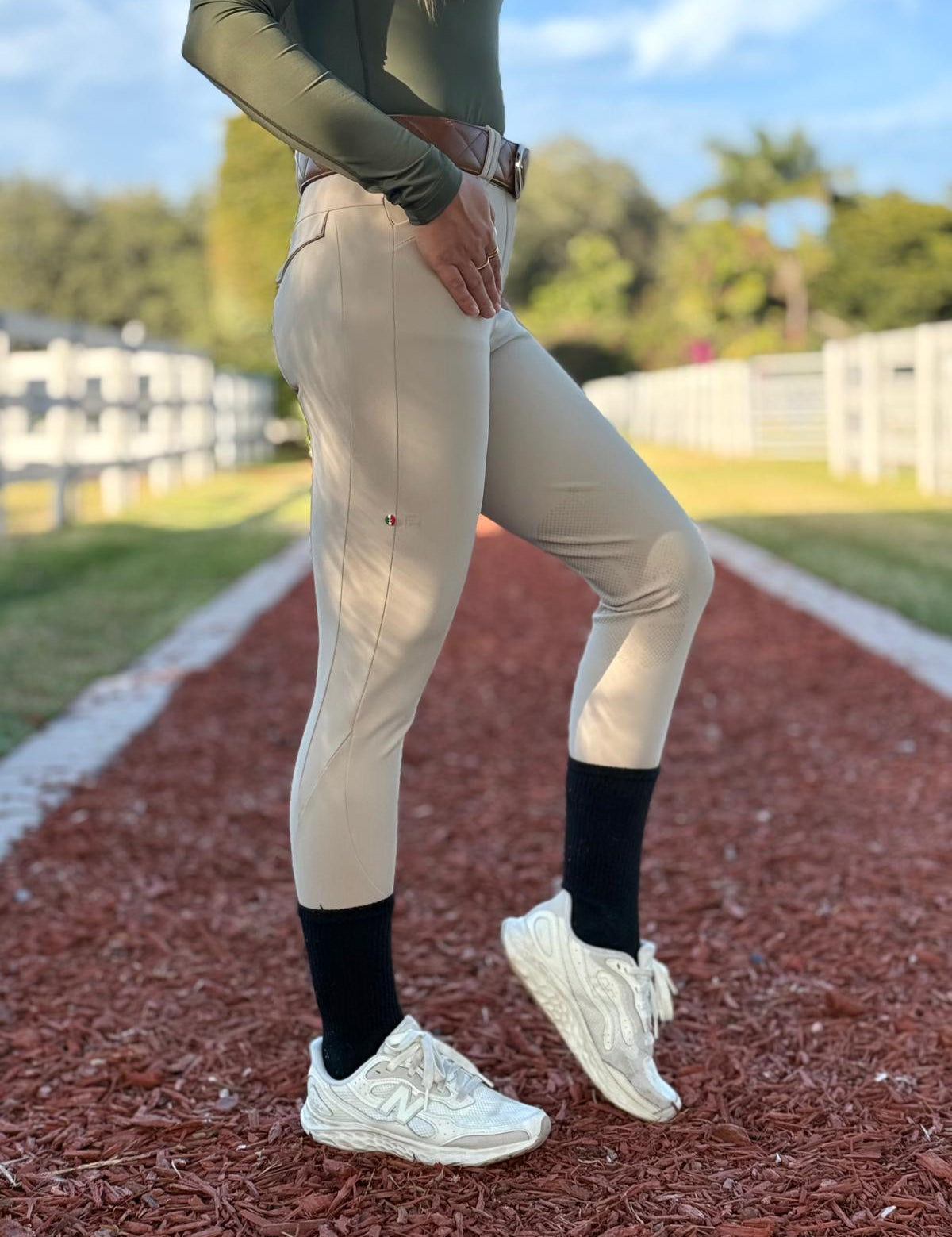 For_horses_petra_breeches_beige_side.jpg