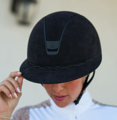 Samshield_flower_embroidery_helmet_premium.png