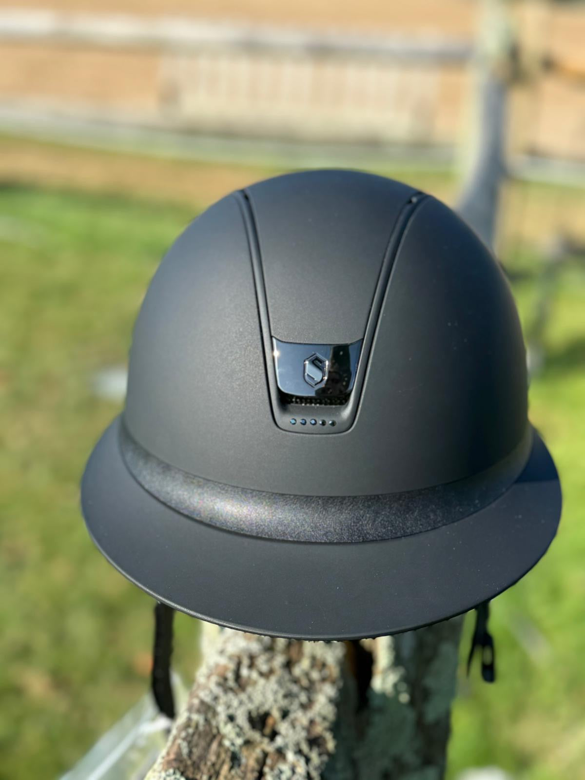 2.0  Miss Shield Shadowmatt With Matte Black Trim and 5 Crystals Samshield Helmet