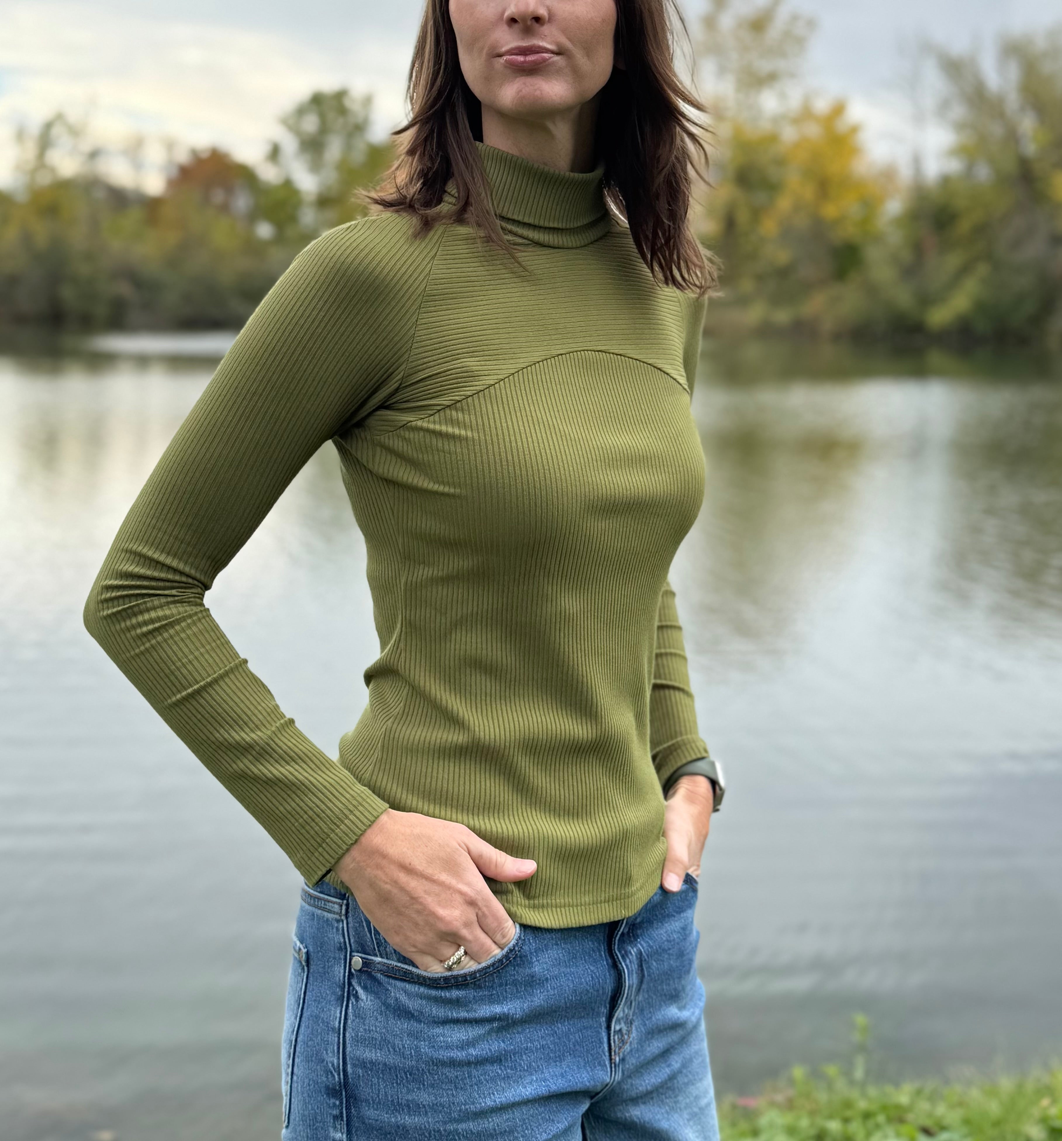 Street_and_saddle_turtleneck_green.jpg