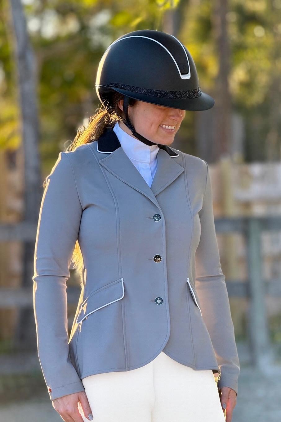 For Horses Cristina Show coat with contrast collar: dove grey with solid black collar