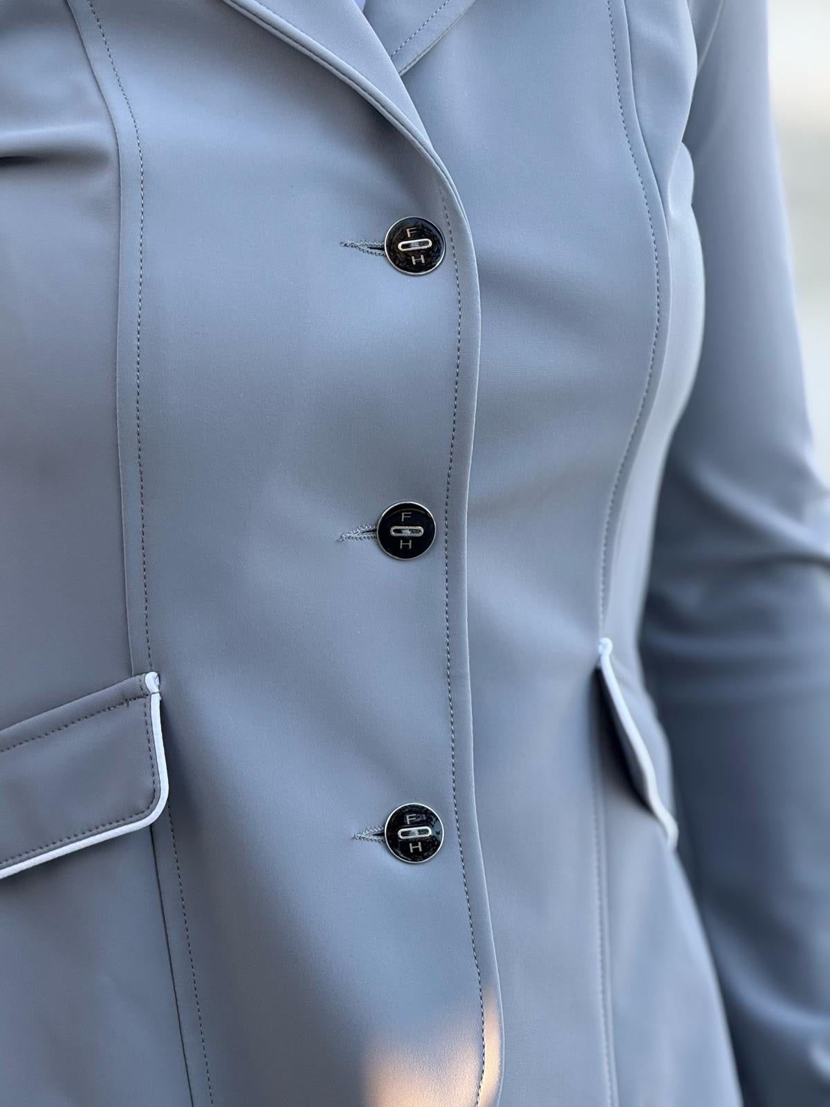 For Horses Cristina Show coat with contrast collar: dove grey with solid black collar