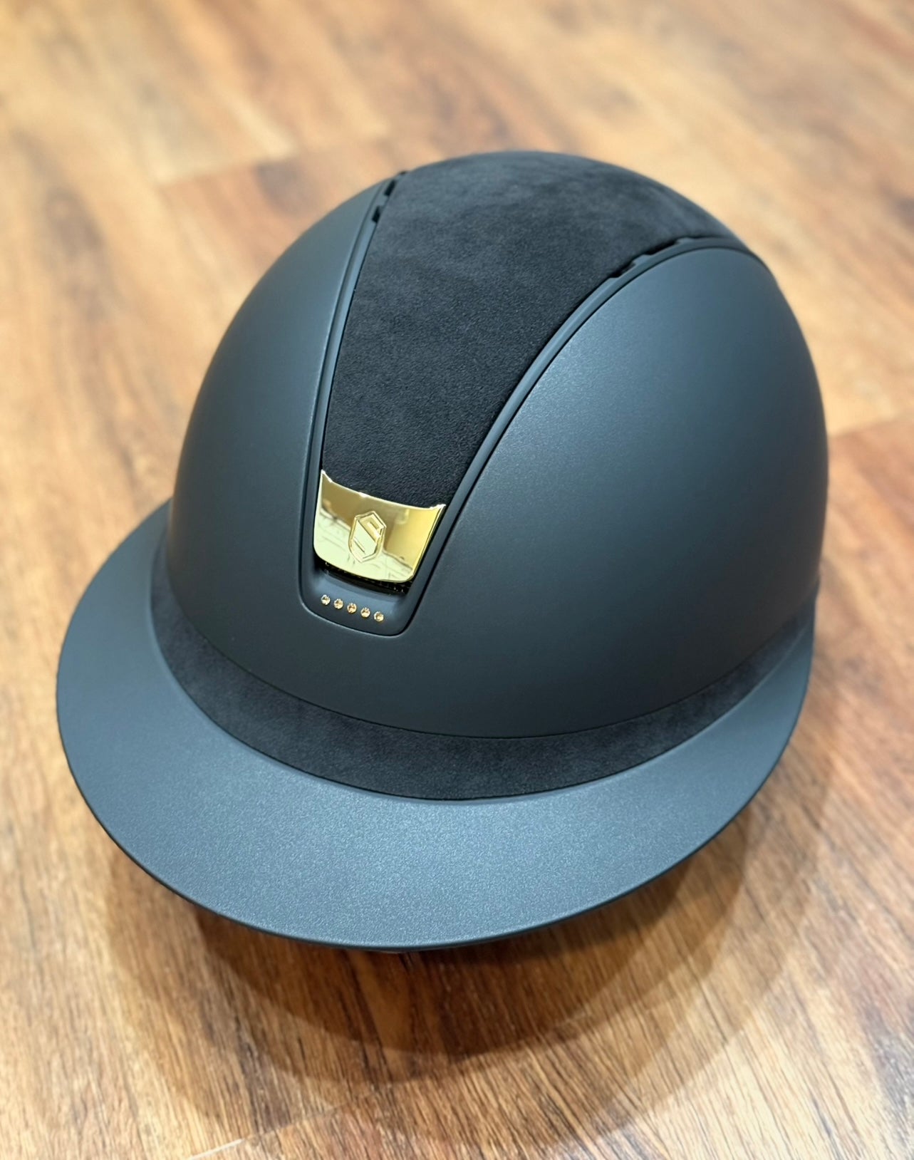 2.0 Miss Shield Shadowmatt with Alcantara Top and Band, Gold Blazon, and 5 Crystals