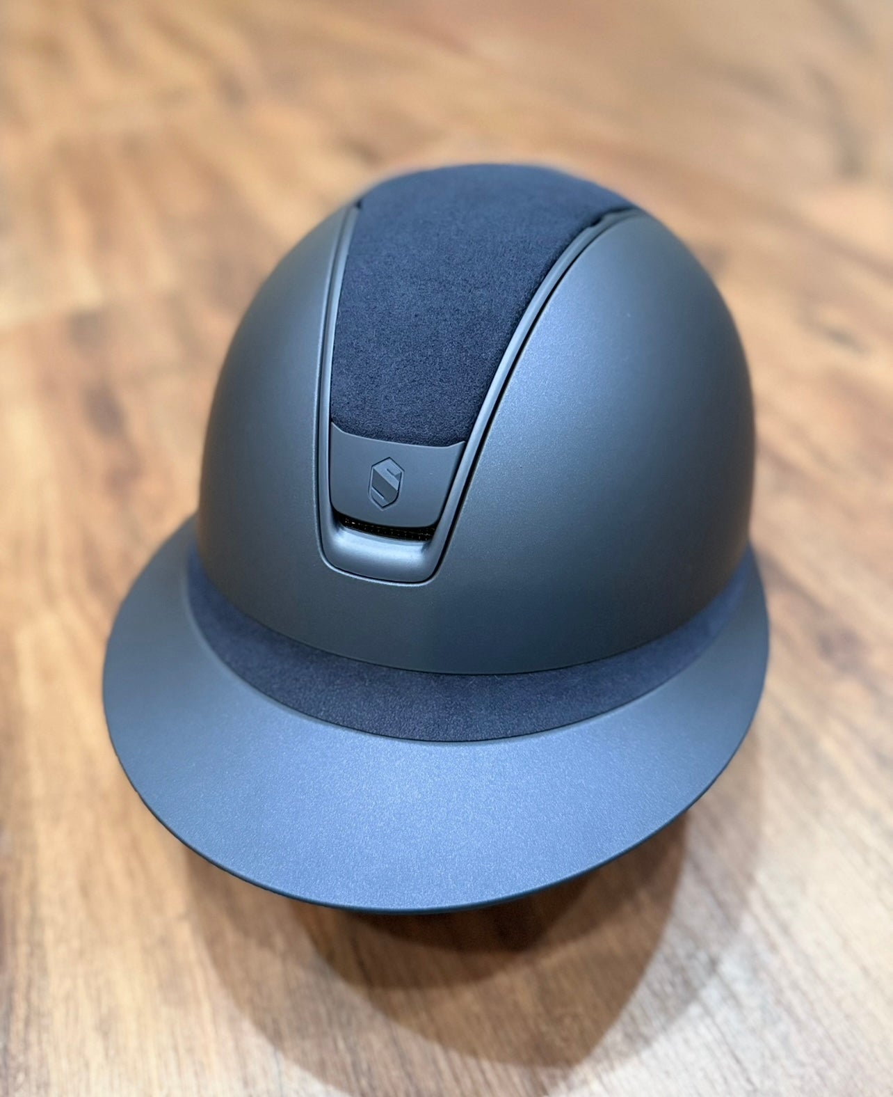 2.0 Miss Shield Shadowmatt with Alcantara Top and Band